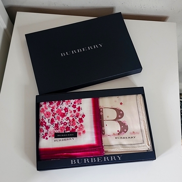 BURBERRY Scarves Hankerchiefs set - Picture 1 of 3